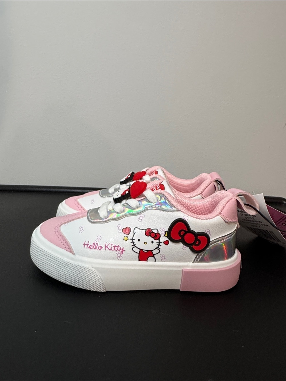Hello Kitty Girls Slip-On Casual Sneakers Toddler Size 7 New NWT